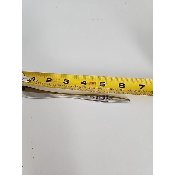 Oneidacraft Deluxe Stainless Steel Butter Knife Lasting Rose Pattern - Picture 5 of 5